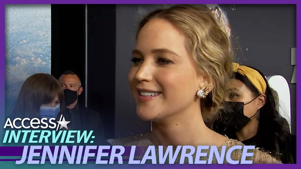 Jennifer Lawrence Jokes She & Ariana Grande Have A Christmas Album