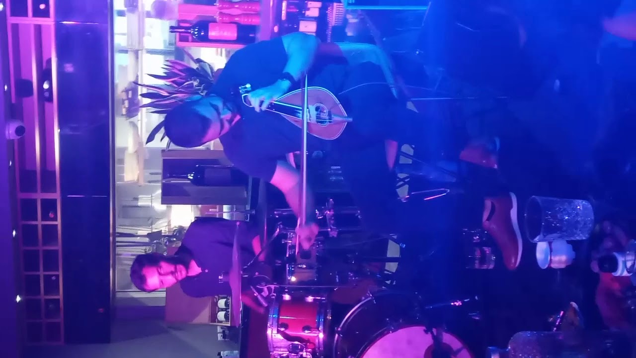 Γέμισε ο κόσμος Ερωθιες /Στο στάδιο που μ'εφερε /Αλέξανδρος Τζουγανακης