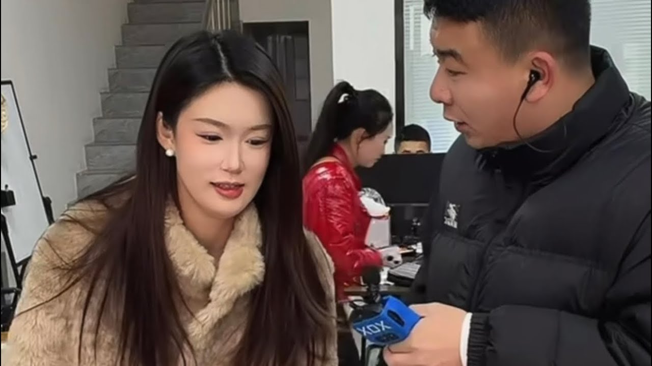 元帅户外与美女互动，富姐象风一样飘来啦