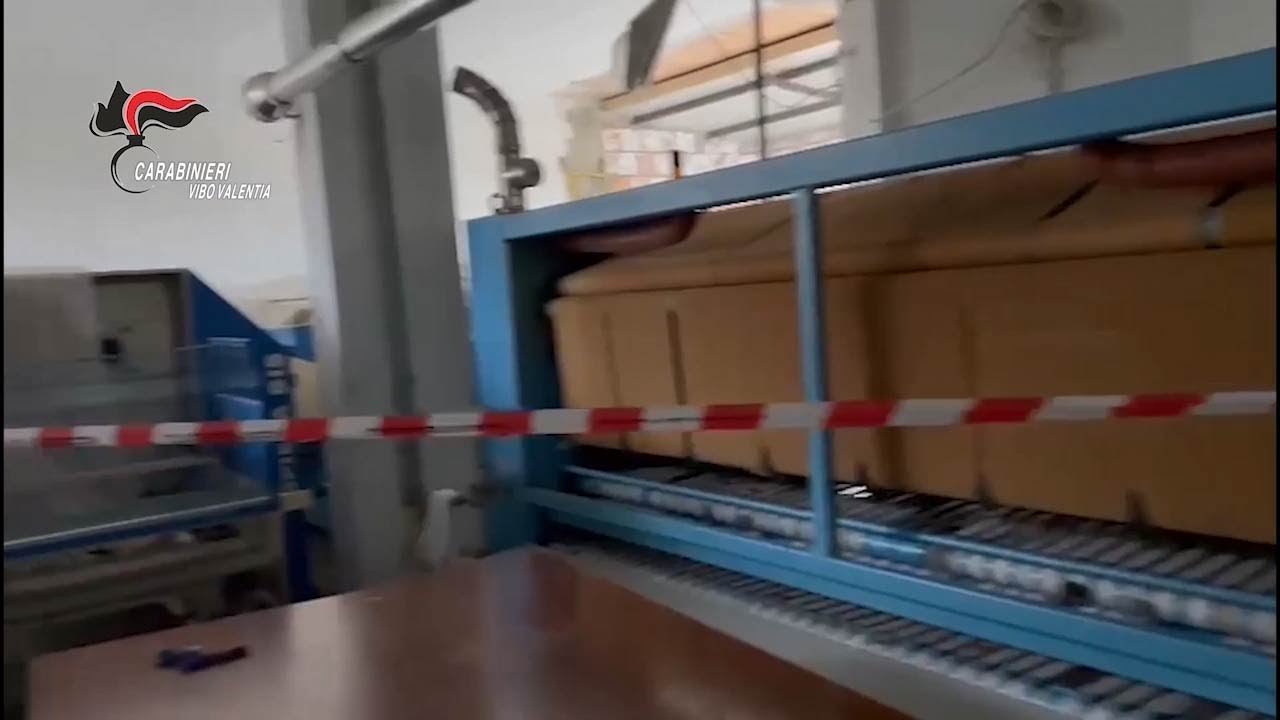 SEQUESTRATA LAVANDERIA INDUSTRIALE A STEFANACONI