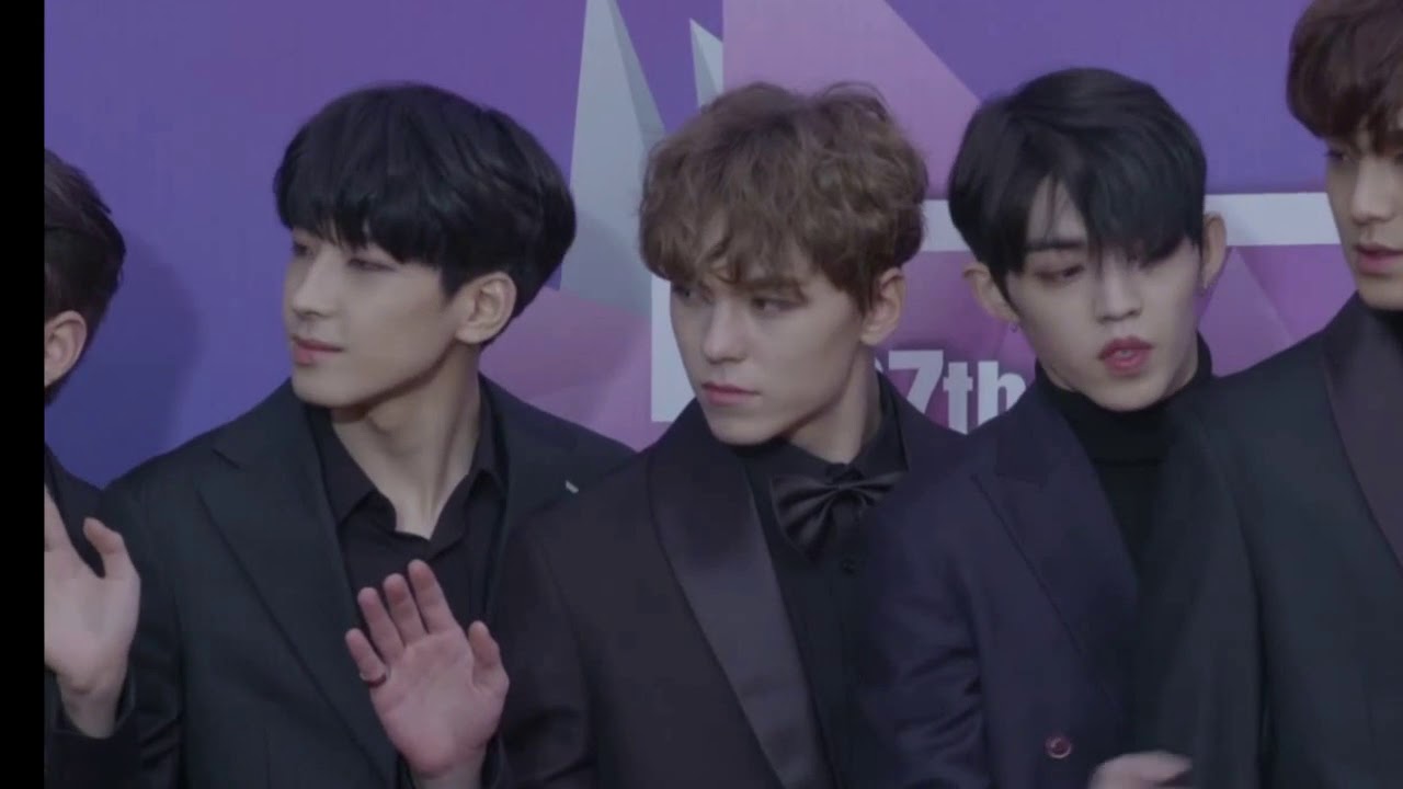 SEVENTEEN (세븐틴) on the Red Carpet | Seoul Music Awards 2018 ( SMA 2018)