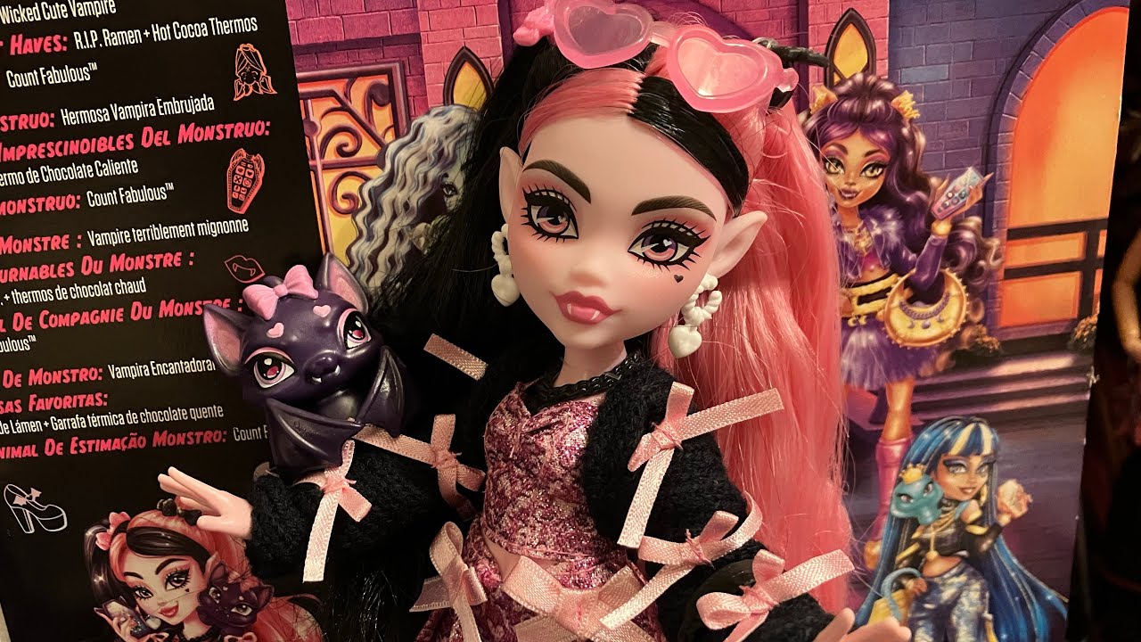 MONSTER HIGH CORE REFRESH 2 DRACULAURA DOLL REVIEW AND UNBOXING