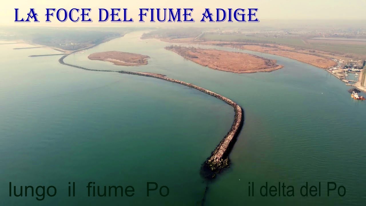 La foce del fiume Adige (lungo il fiume Po) il delta del Po