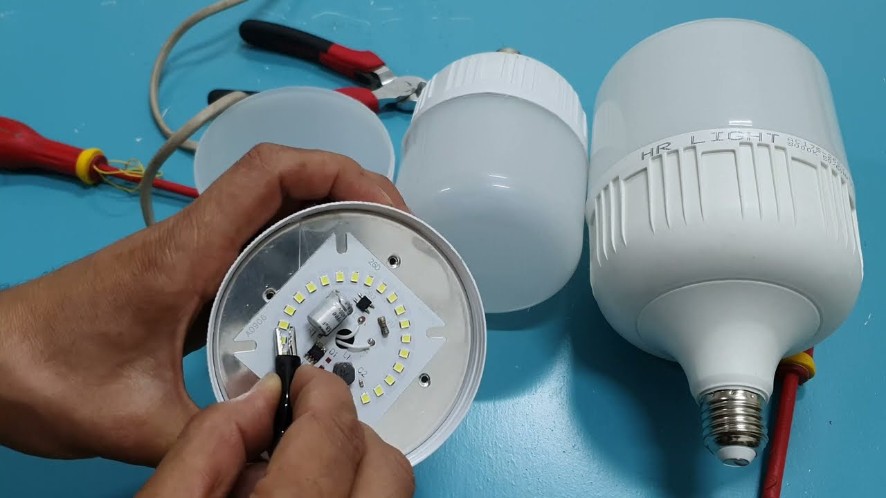 شرح طريقة اصلاح المصباح الليد بكل سهولة #يوسف_التكنسيان Réparer une lampe  LED