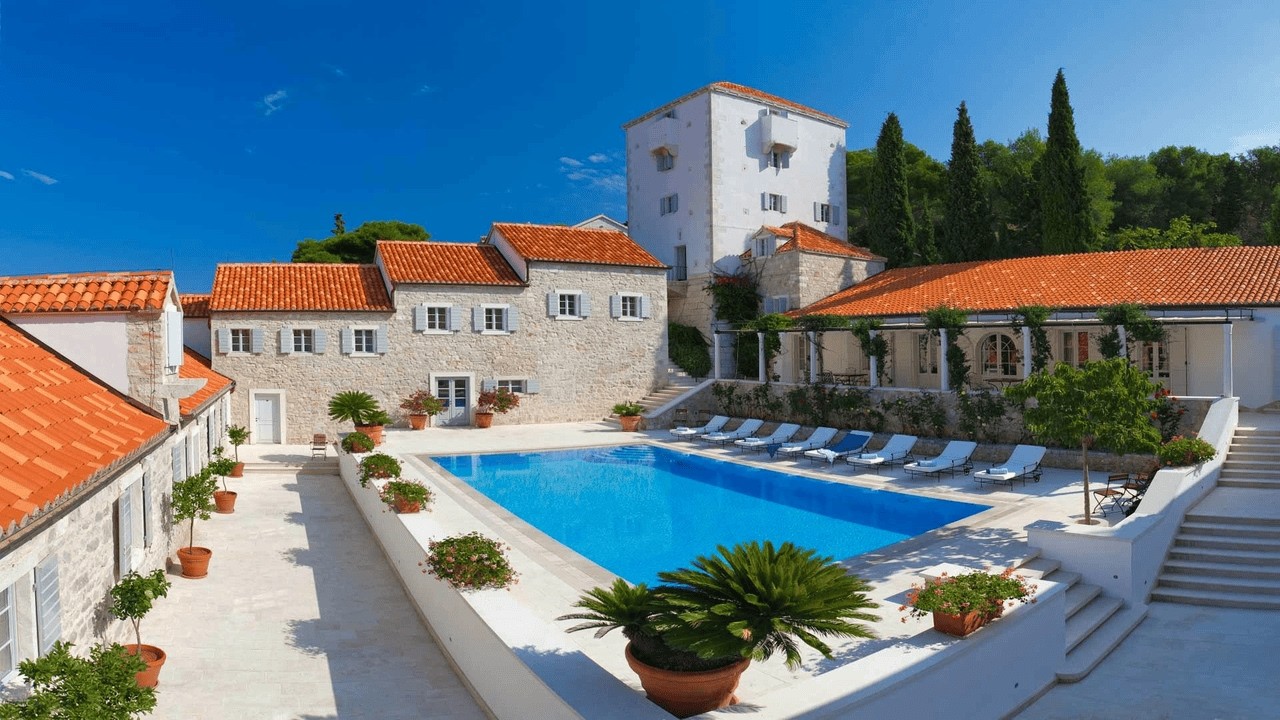 LUXURY HOTEL MARTINIS MARCHI