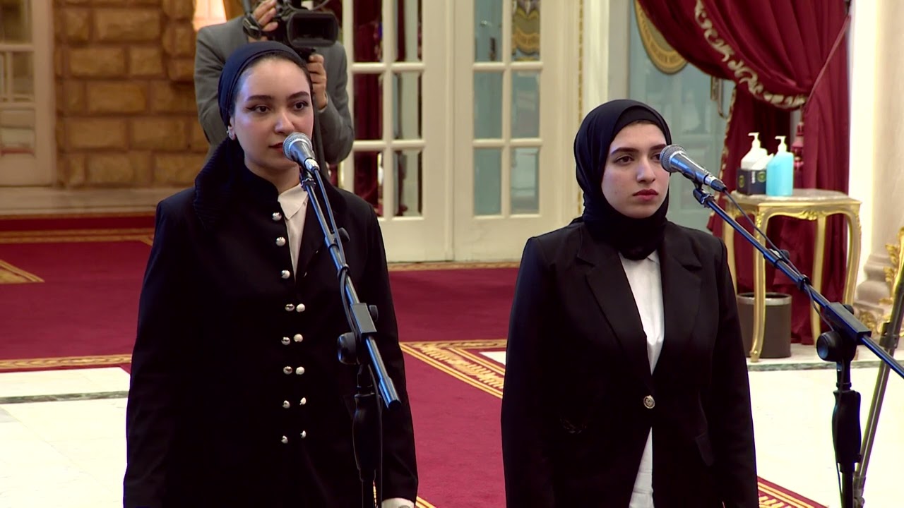 الرئيس السيسي يشهد جانبًا من الاختبارات التي تعقد للمتقدمين للالتحاق بوظائف بوزارة التربية والتعليم