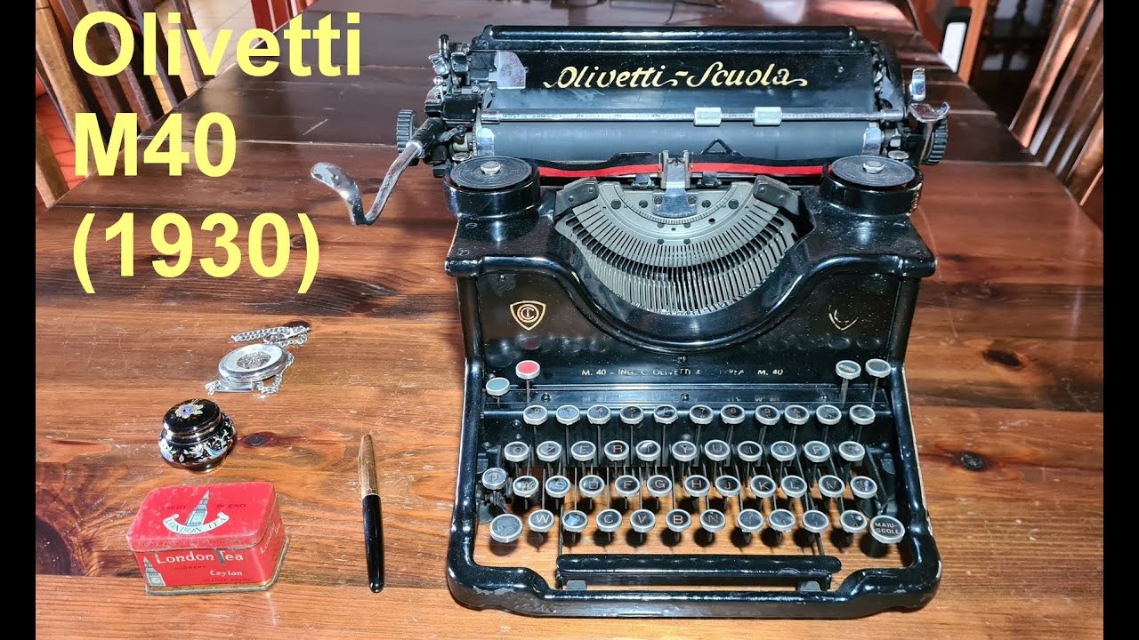 Старая пишущая машинка Olivetti M40 (1930 г.)