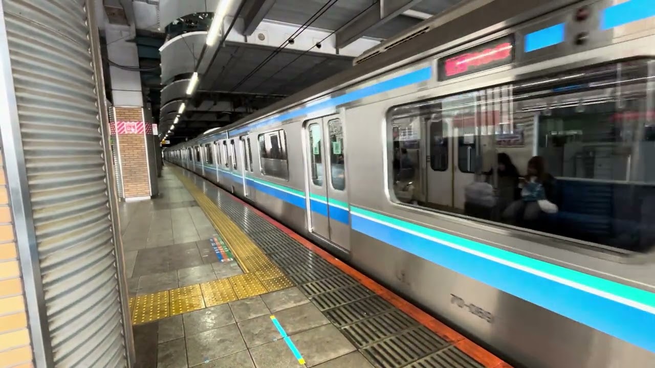 東京臨海高速鉄道りんかい線70-000形ﾄﾘZ6編成が快速川越行きとして恵比寿駅を発車するシーン