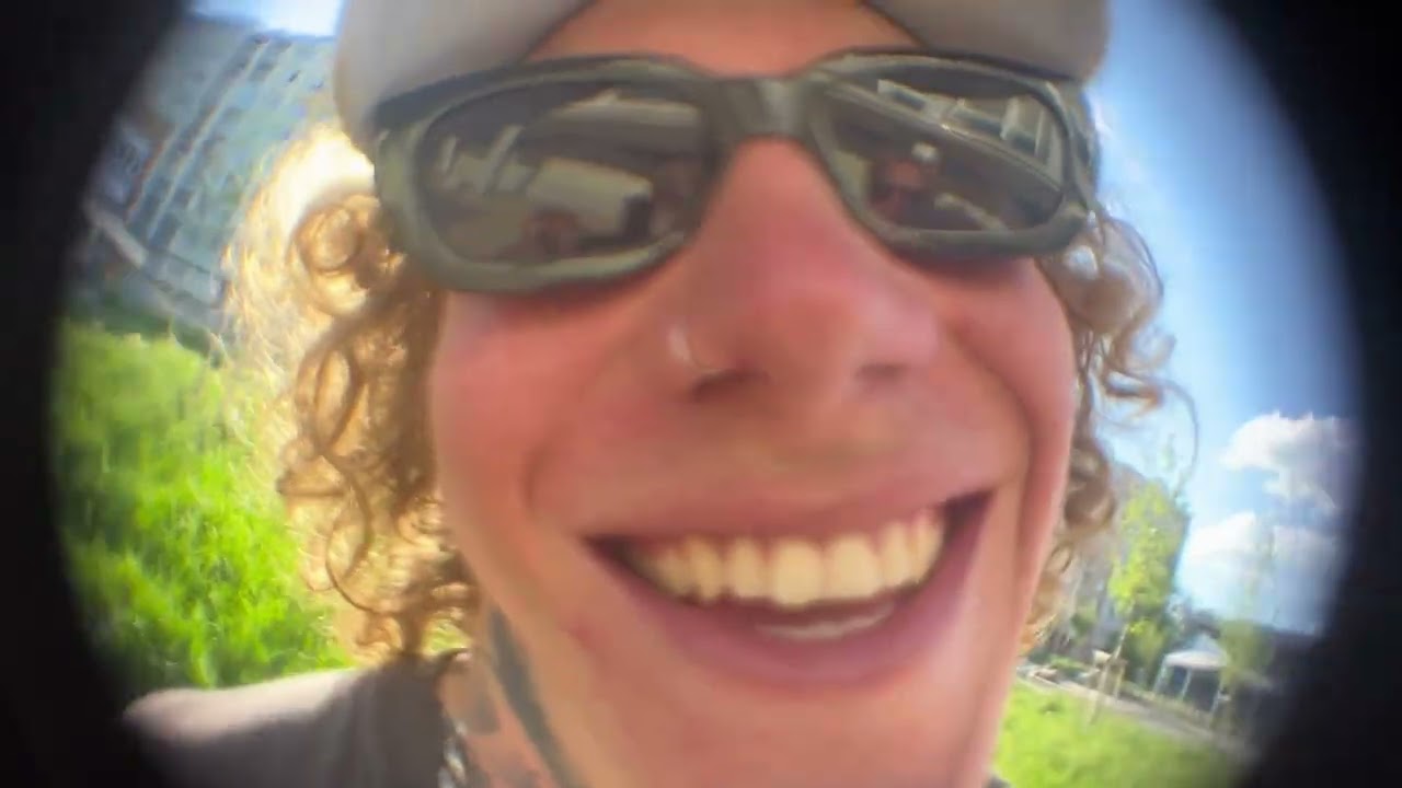 OLIVER BACKWOOD - Kdo volá?