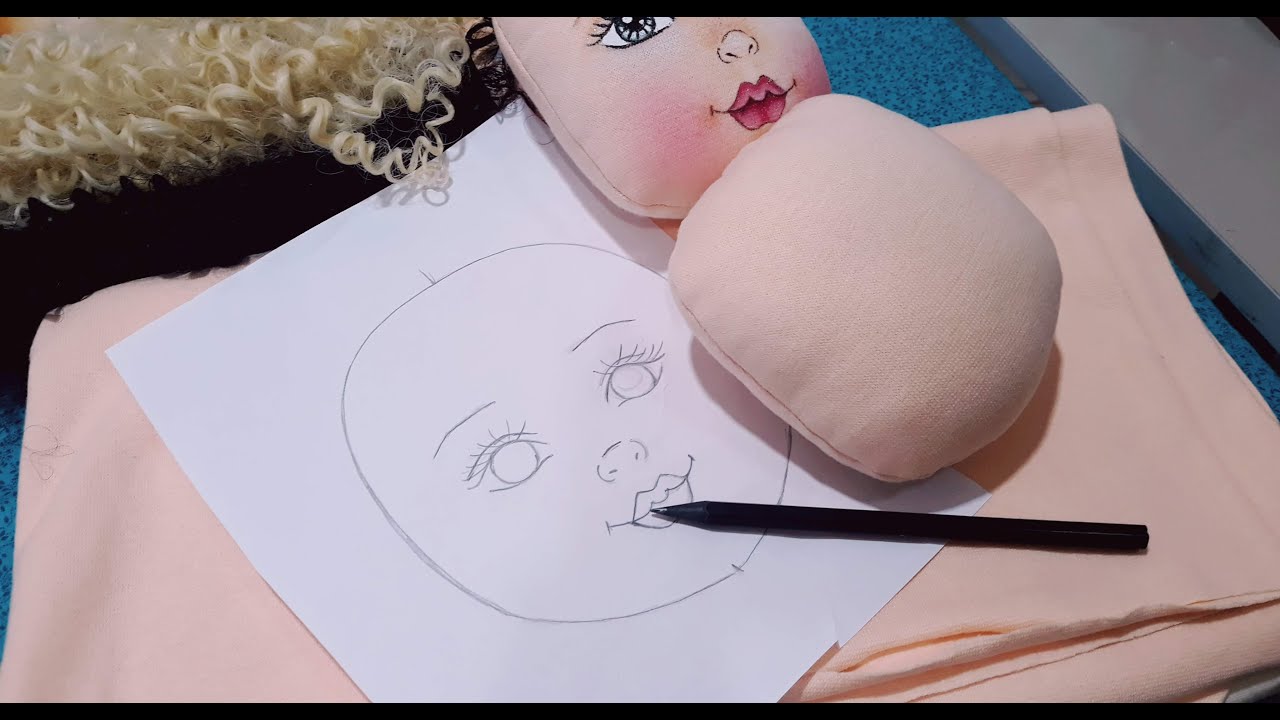 Como riscar o rosto de boneca de pano  à mão livre (Fácil)