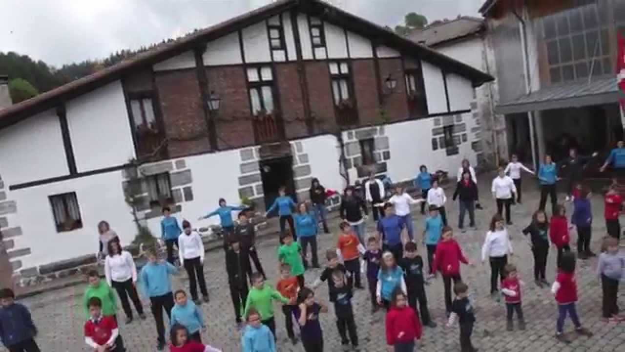BIRAKA! bideoklipa, 2014ko Eskola Txikiak, BIDANIA-GOIATZ
