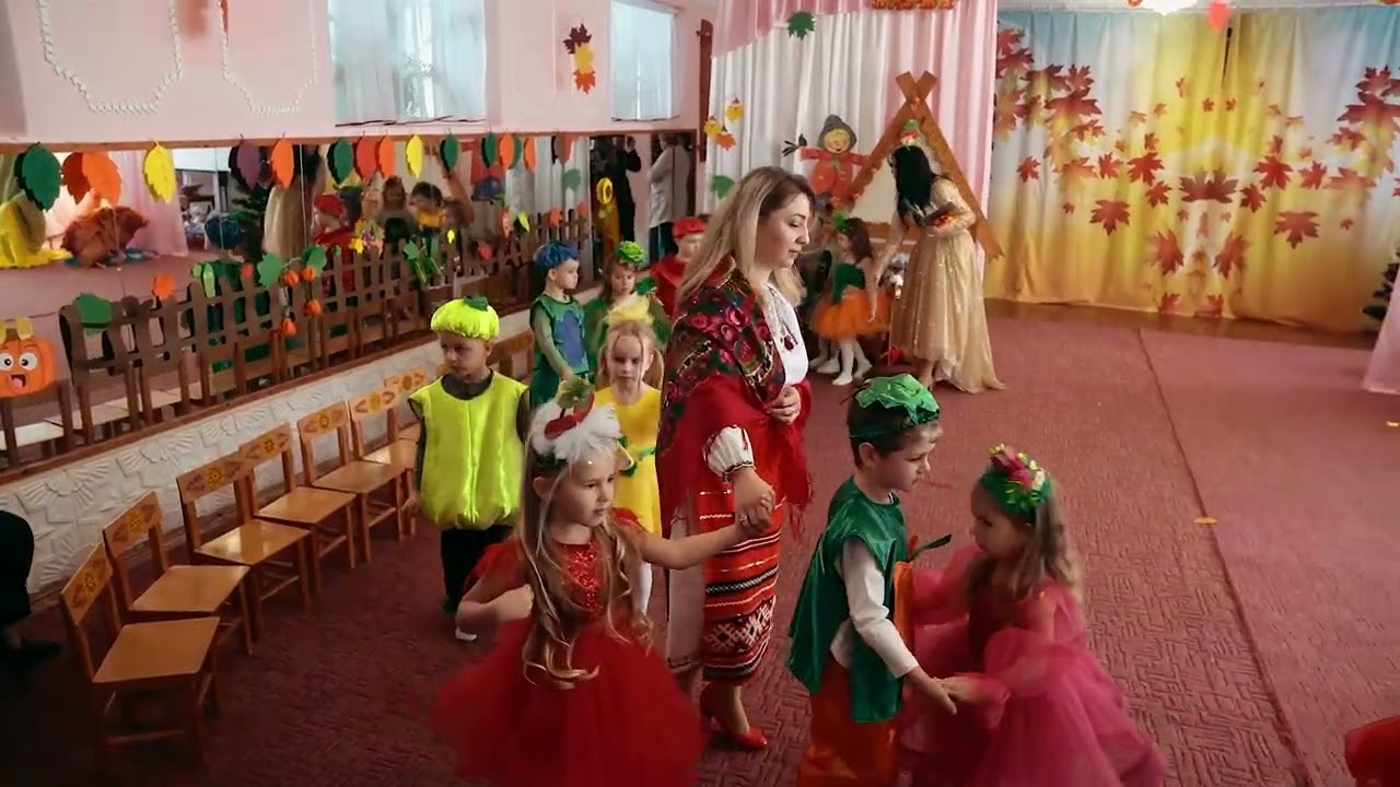 🍁 Свято осені у середній групі | Господиня Осінь та веселий Кріт у гостях у дітей