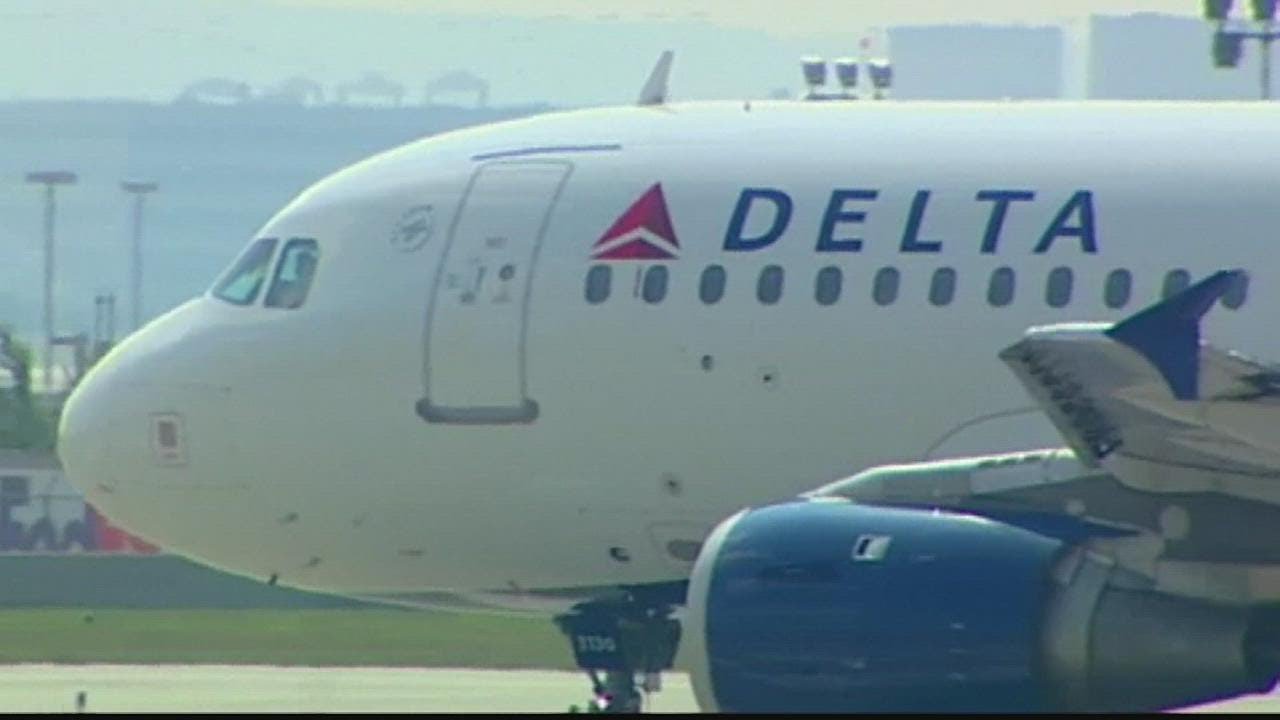 Delta to become first airline to pay flight attendants during boarding process