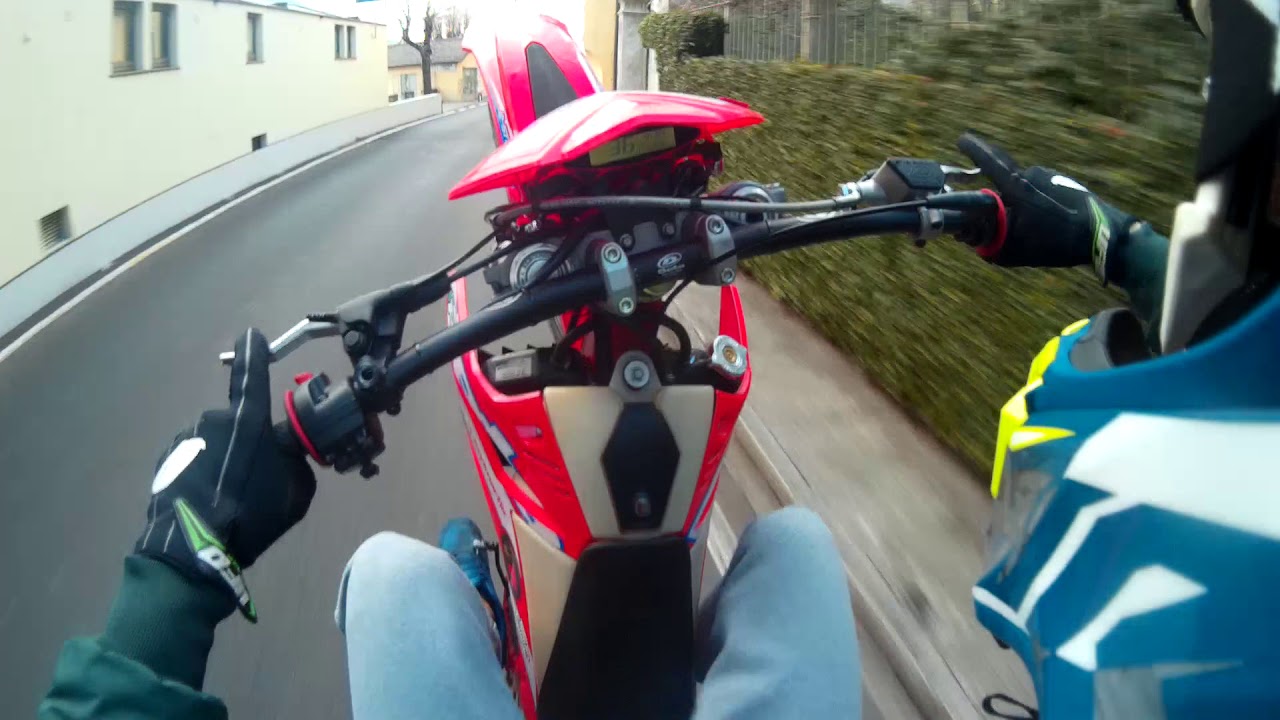 CHRISTMAS WHEELIES - beta rr 50 factory