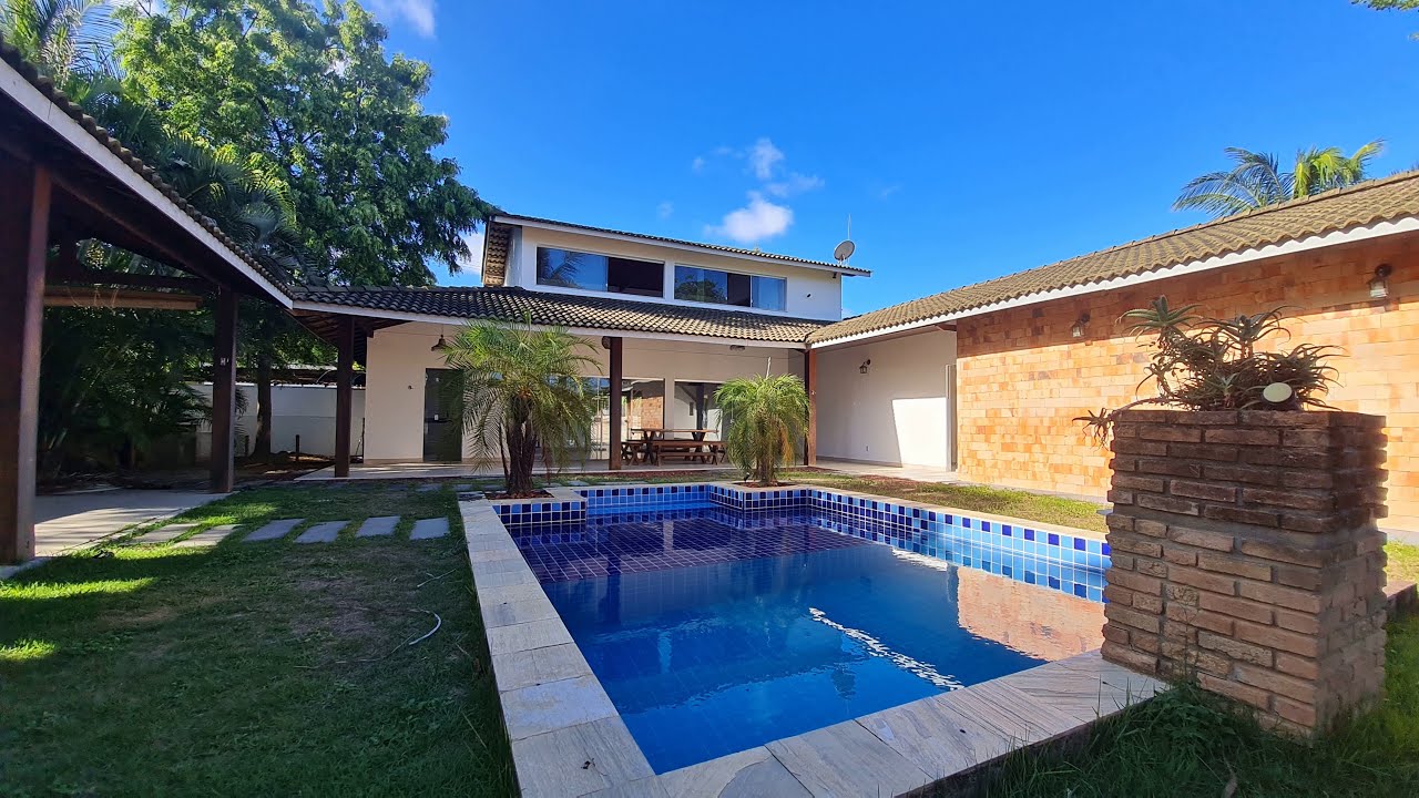 Excelente Casa 4 quartos, sendo 3 suítes, Área Gourmet, piscina e quintal Busca Vida, Camaçari, BA.