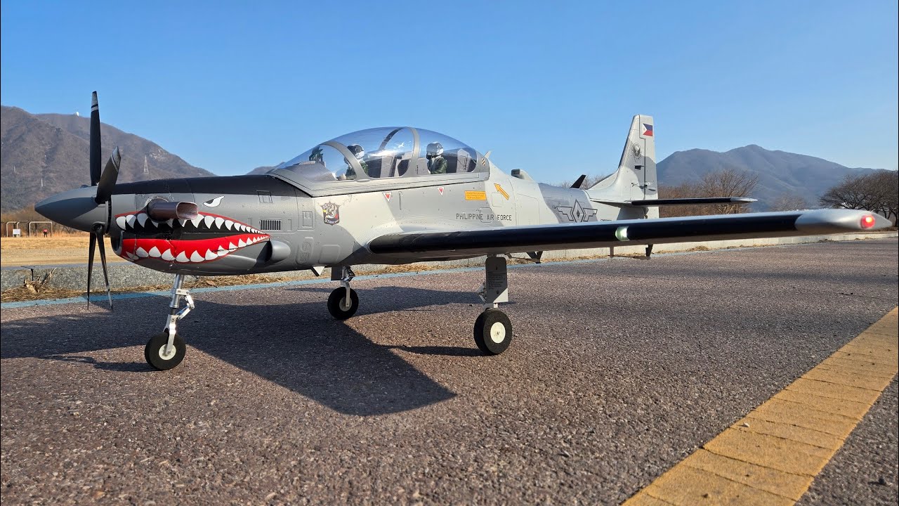 Avios Super Tucano - Acrobatic Flight & Touch n Go
