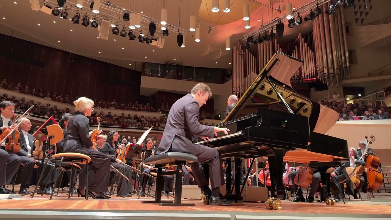 Gershwin' s Rhapsody in Blue, Live by Apostolos Palios