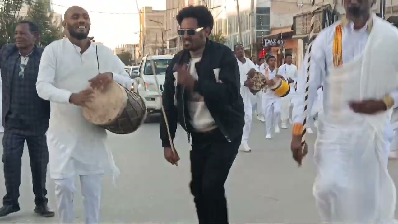 ሁራ ሰለስተ ኣፅበቶት ኣብ ጎደናታት መቐለ ብምኽንያት በዓል ልደት 2018 ዓ·ም 