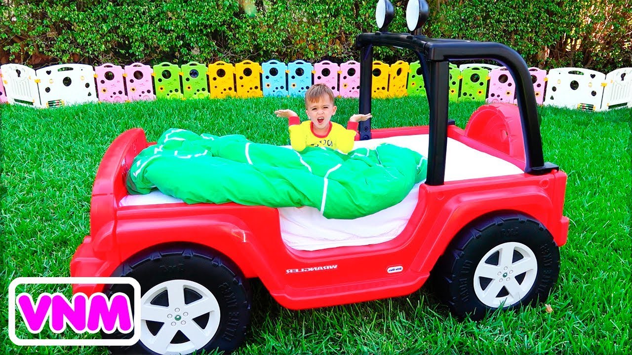 Ma thuật trẻ em biến đổi &Ocirc; t&ocirc; đồ chơi từ Vlad v&agrave; Nikita