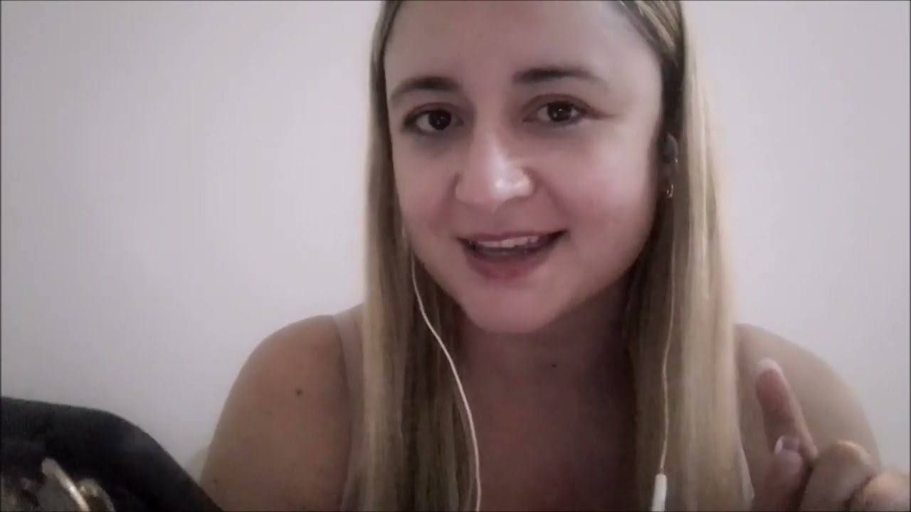 ASMR: RESPONDENDO PERGUNTAS SOBRE O CASAMENTO MASCANDO CHICLETE