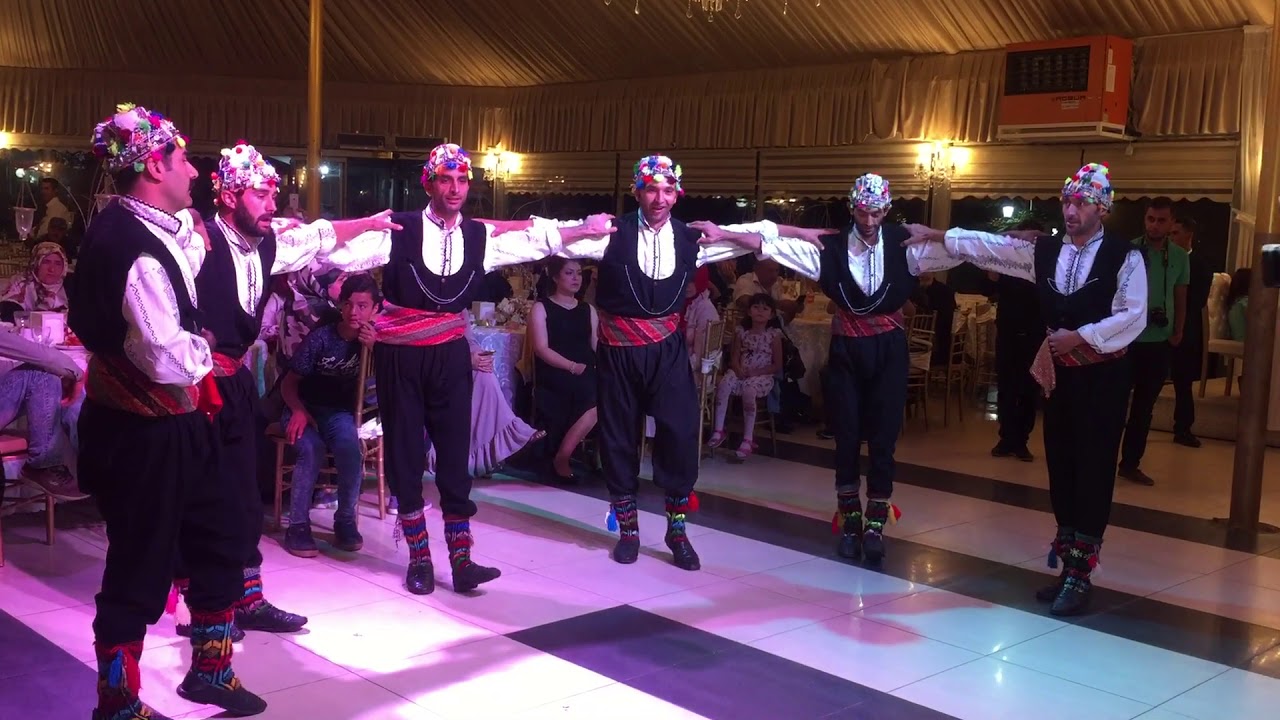 Tokat folklör Ekibi Düğün gösterisi..