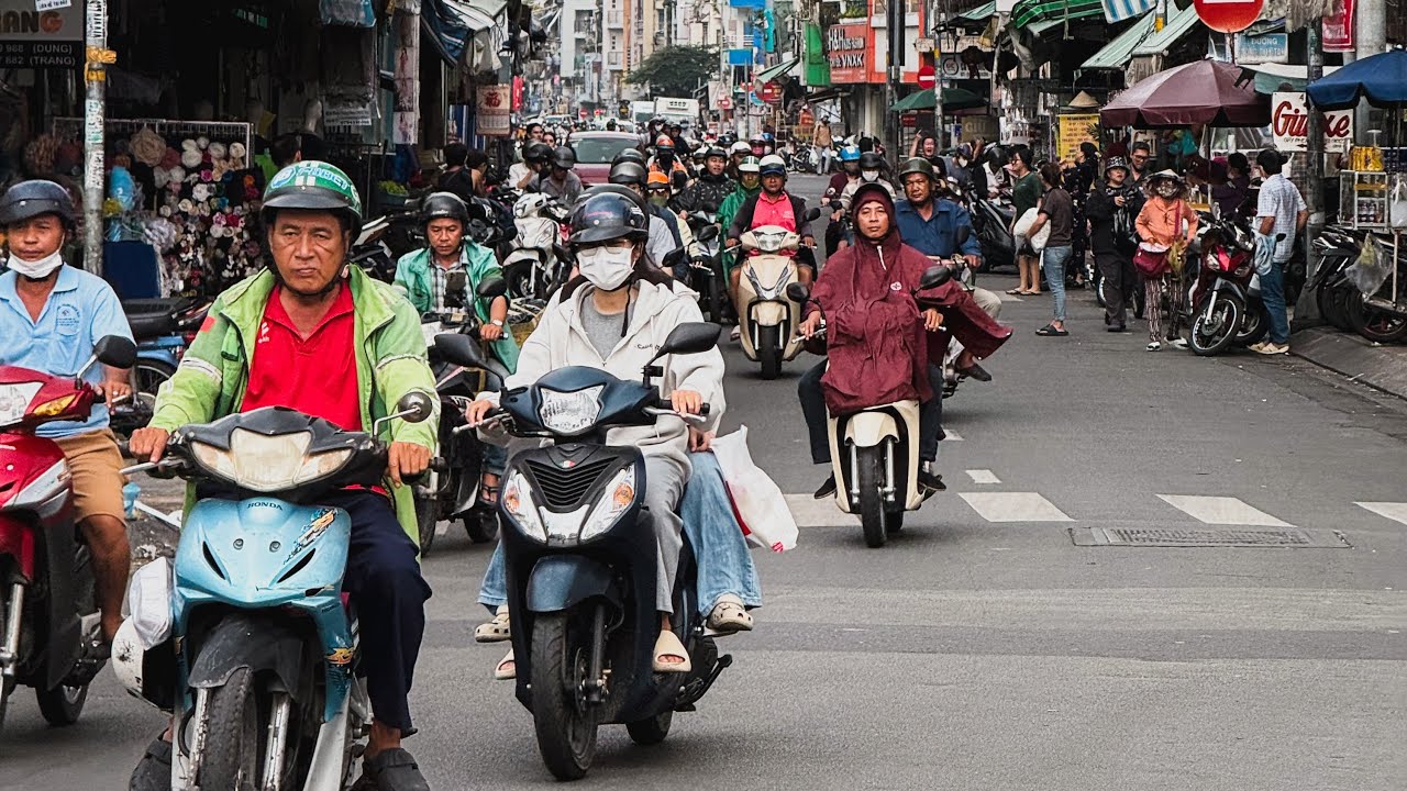 HO CHI MINH, LA CIUDAD CON MAS MOTOS | PORTADAS TOUR By: Kamchatka