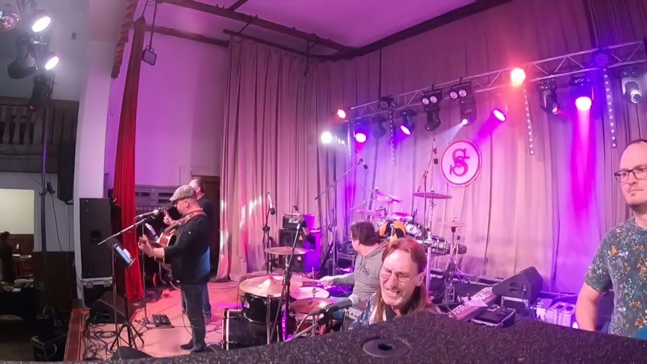 Ageman | Lucie - Amerika | cover živě