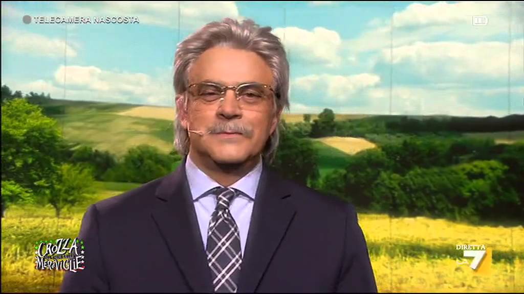 Crozza-Razzi l'esilarante senatore che diverte
