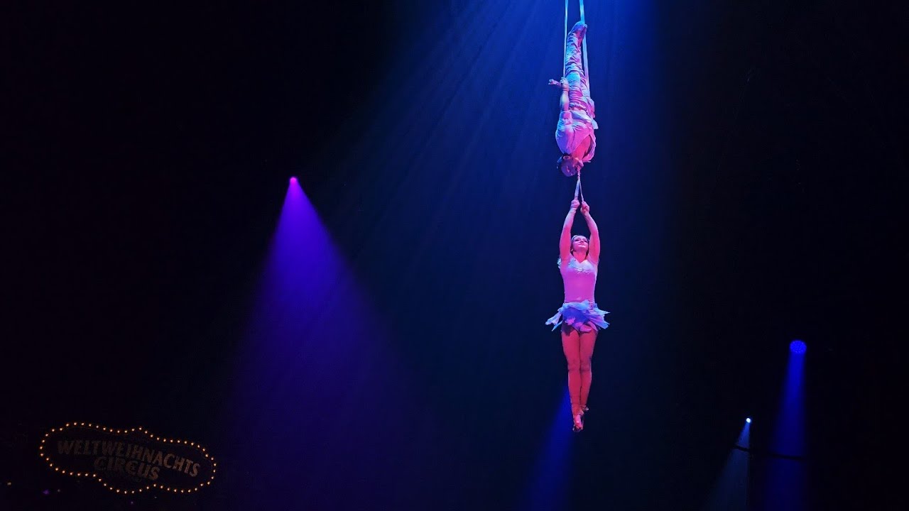 Weltweihnachtscircus Stuttgart 2025 Flight of Passion Daria und Dmitriy Ukraine Luftakrobatik Zirkus