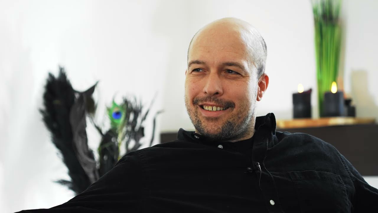 Sofa-Talk in der Kinderflüsterei: Traumatherapeut Philipp Ruland