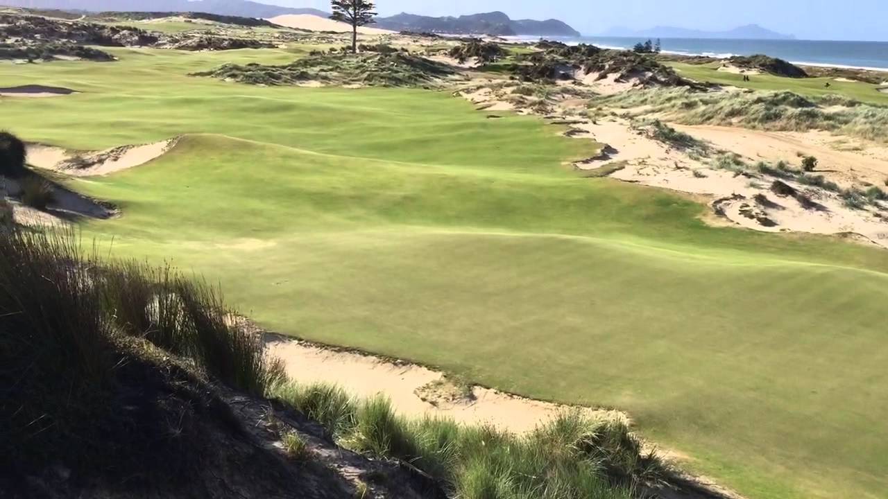 The short par 4 seventh hole at Tara Iti GC, New Zealand