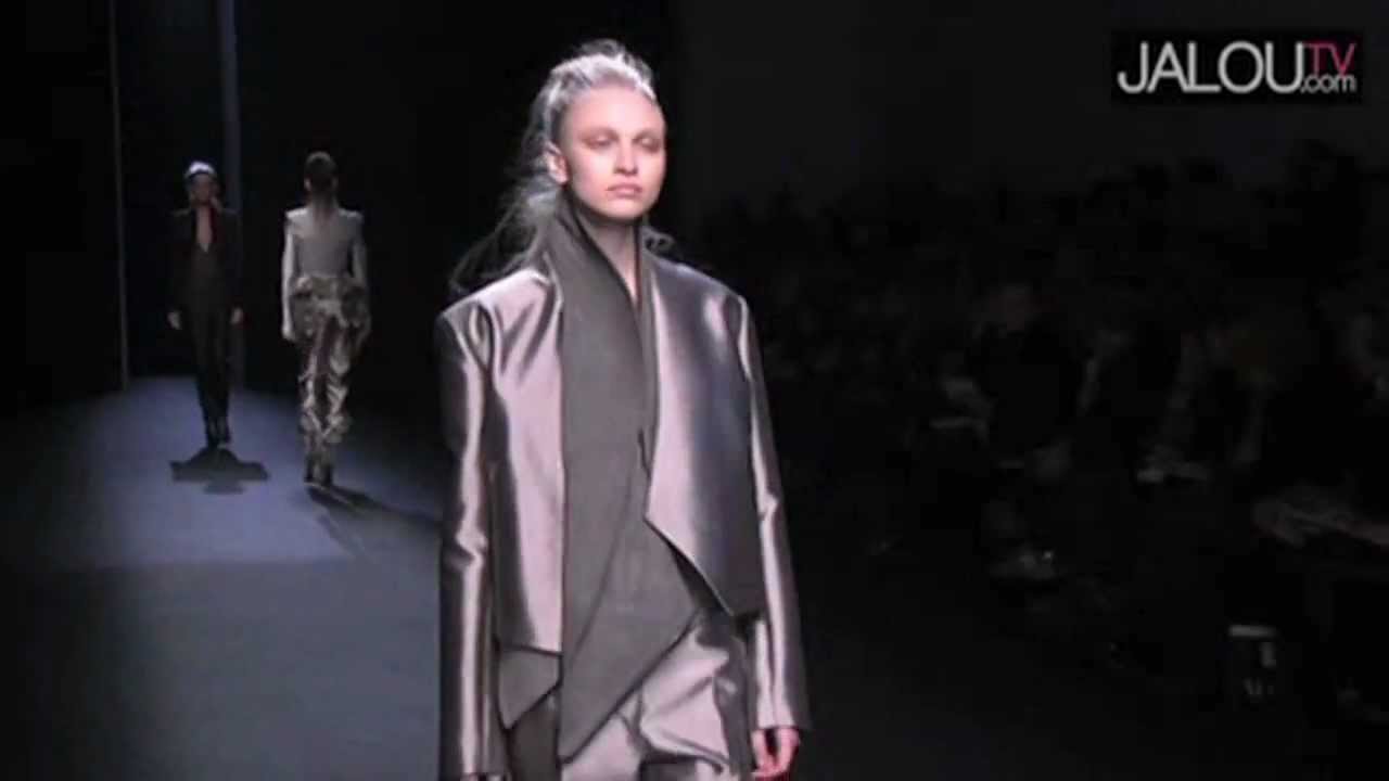 Haider Ackermann ➤ Fall/Winter 2010/2011 (Full HD)