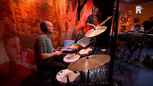 The Jazzinvaders - Higher on Fire - Live uit Lloyd