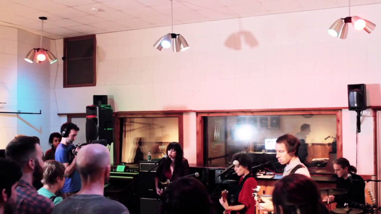 Pioneering Nashville: Those Darlins Cover Dolly Parton's 