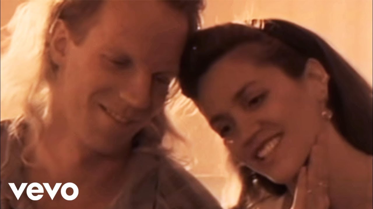 Boy Meets Girl - Waiting for a Star to Fall (Official Video)