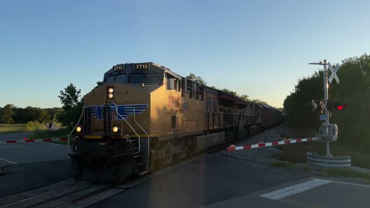 Fast Freight Train in Armstrong Oklahoma! Union Pacific Manifest FLIES Through Small Town Oklahoma!