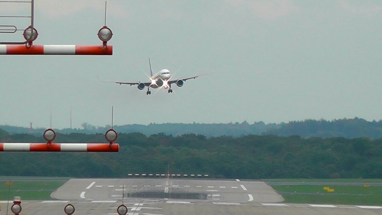 CROSSWIND!!! Condor 757 300 Landing Düsseldorf Airport during stormy weather