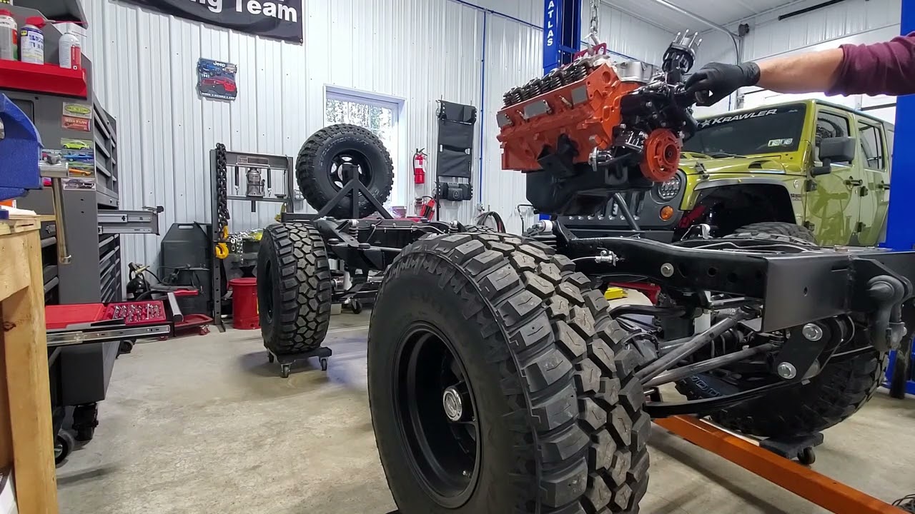 Установка двигателя AMC 304 на Jeep CJ5 1979 года выпуска.