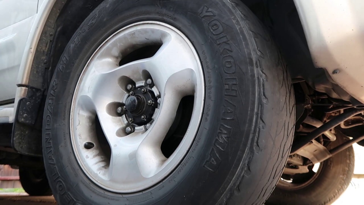 Front Suspension Replacement (Strut) - '98 Infiniti Qx4