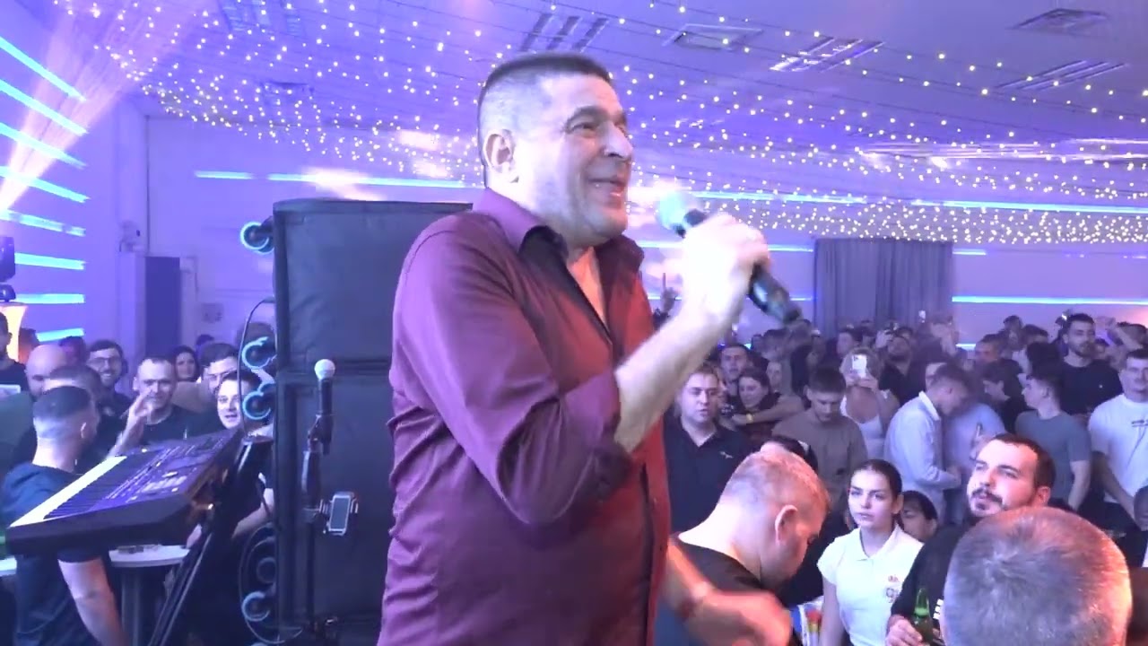 Baja Mali Knindza - Vuk samotnjak ( BOZICNI KONCERT U SIMONI 2025 )