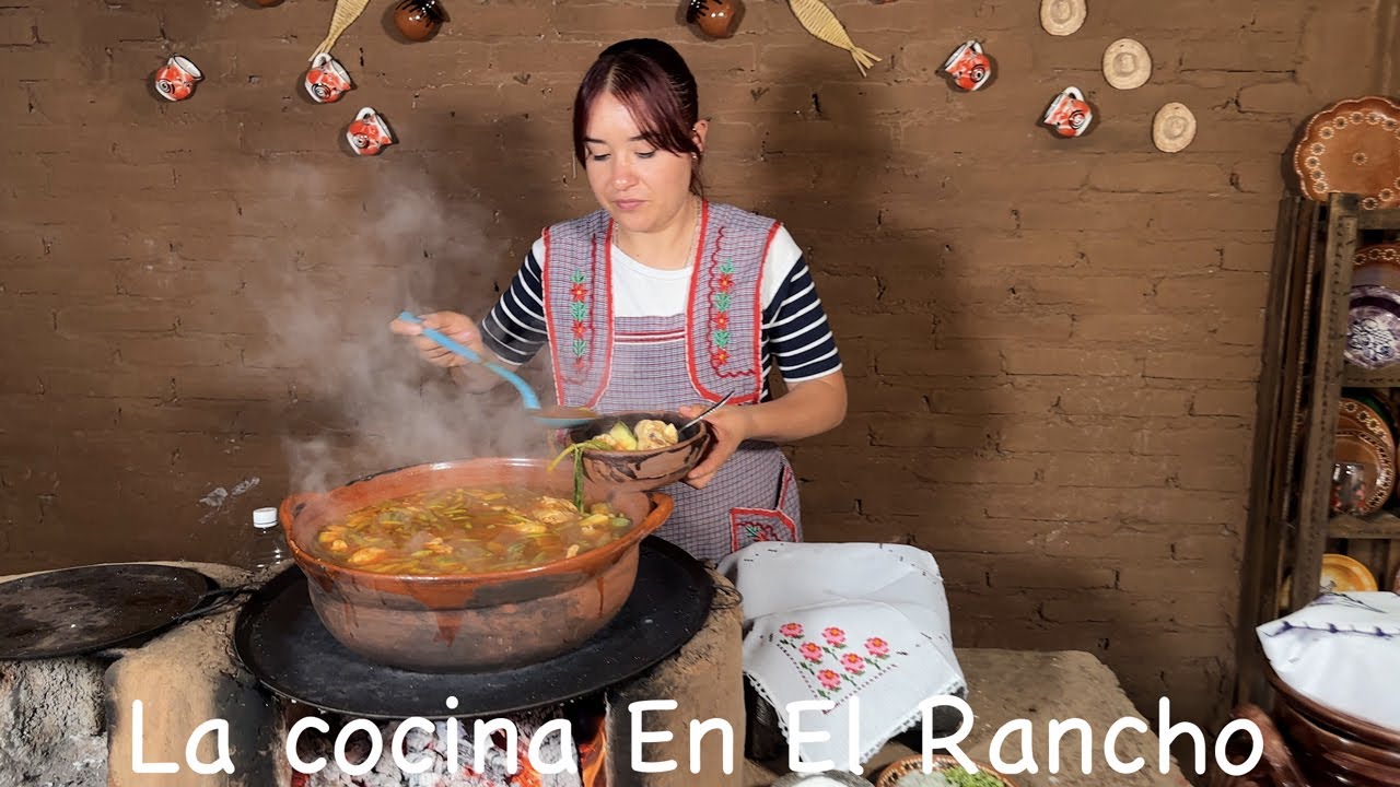El Mejor Caldito de Pollo Enchipotlado La Cocina En El Rancho