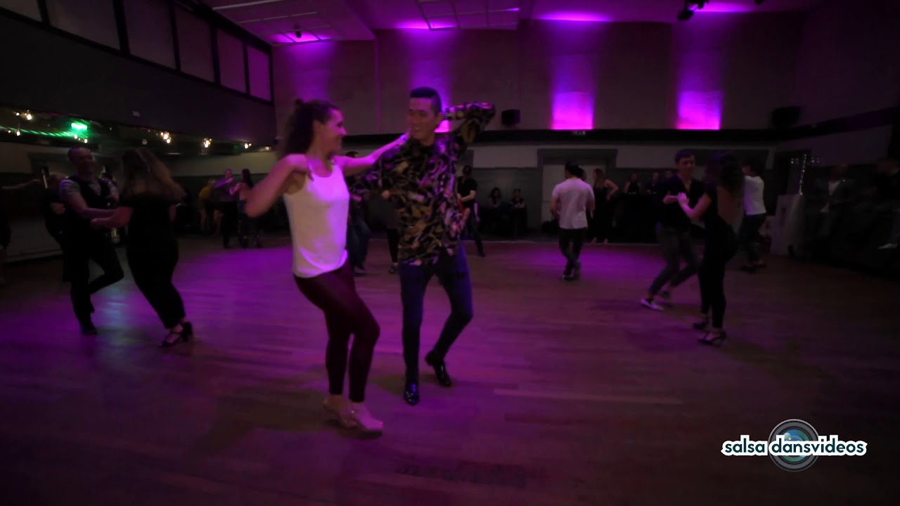 Sander en Jill dansen op salsafeest in Rosmalen