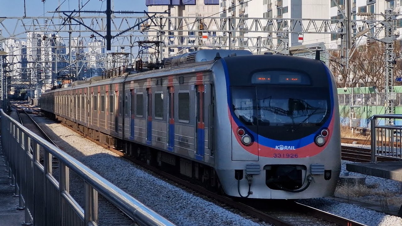 한국철도공사 코레일 331000호대 전동차 (331C26편성) 문산발 덕소행 K5023열차 상봉역 진입