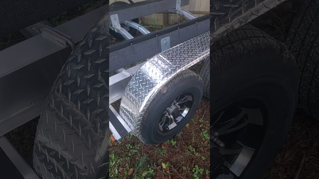 Word boats options on a Venture Commander 8800 lb capacity boat trailer