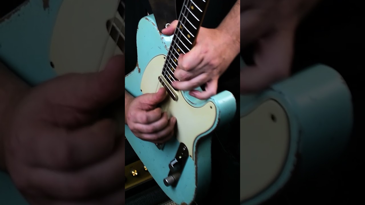 playing the blues in the style of David Levi 🙂