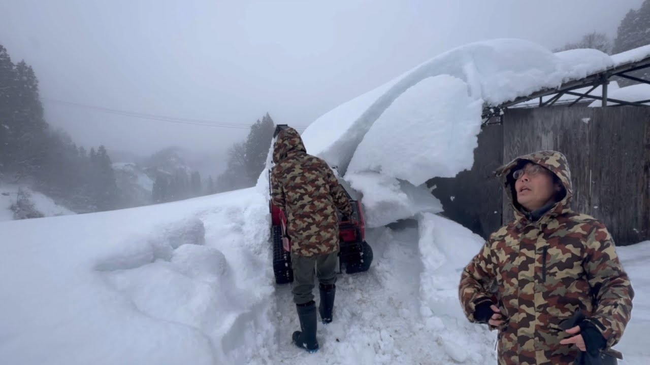 ボリュームがすごい屋根から落ちた雪を片付けました〜豪雪地帯の除雪ルーティン【2026年1月5日】新潟県十日町市池谷集落