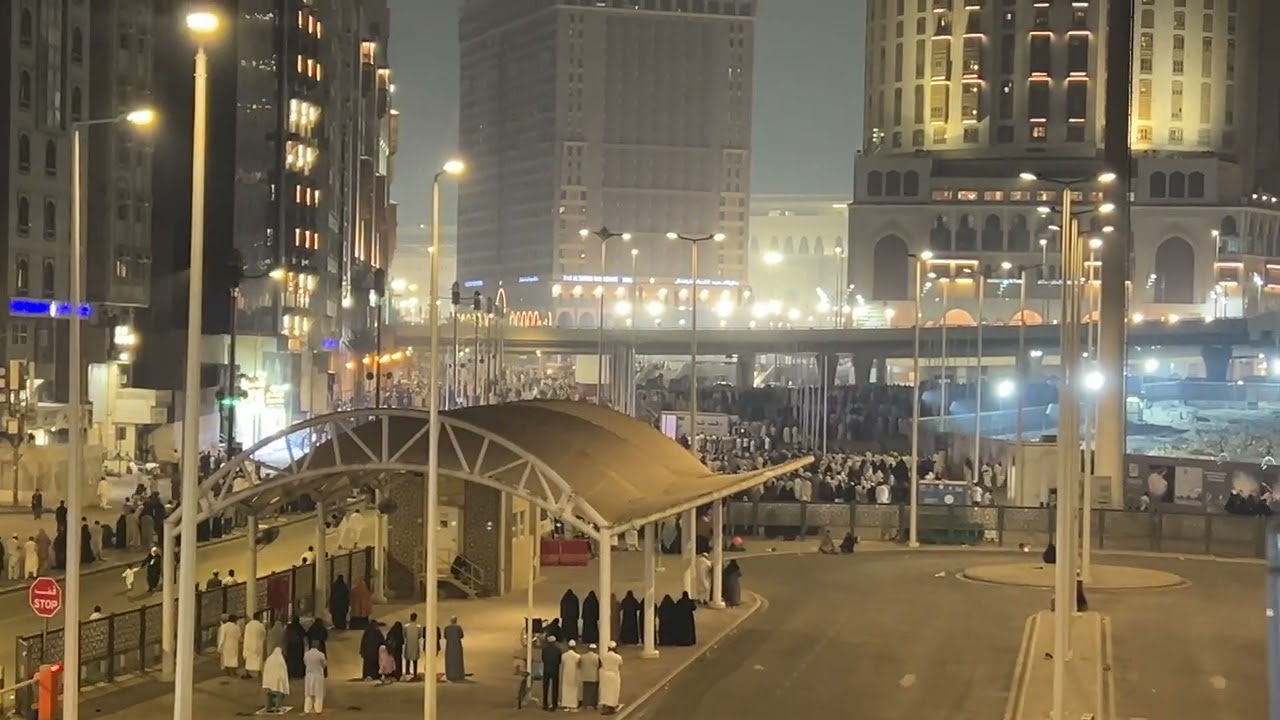 الشيخ ياسر يزلزل القلوب  ف مكة بصلاة العشاء 