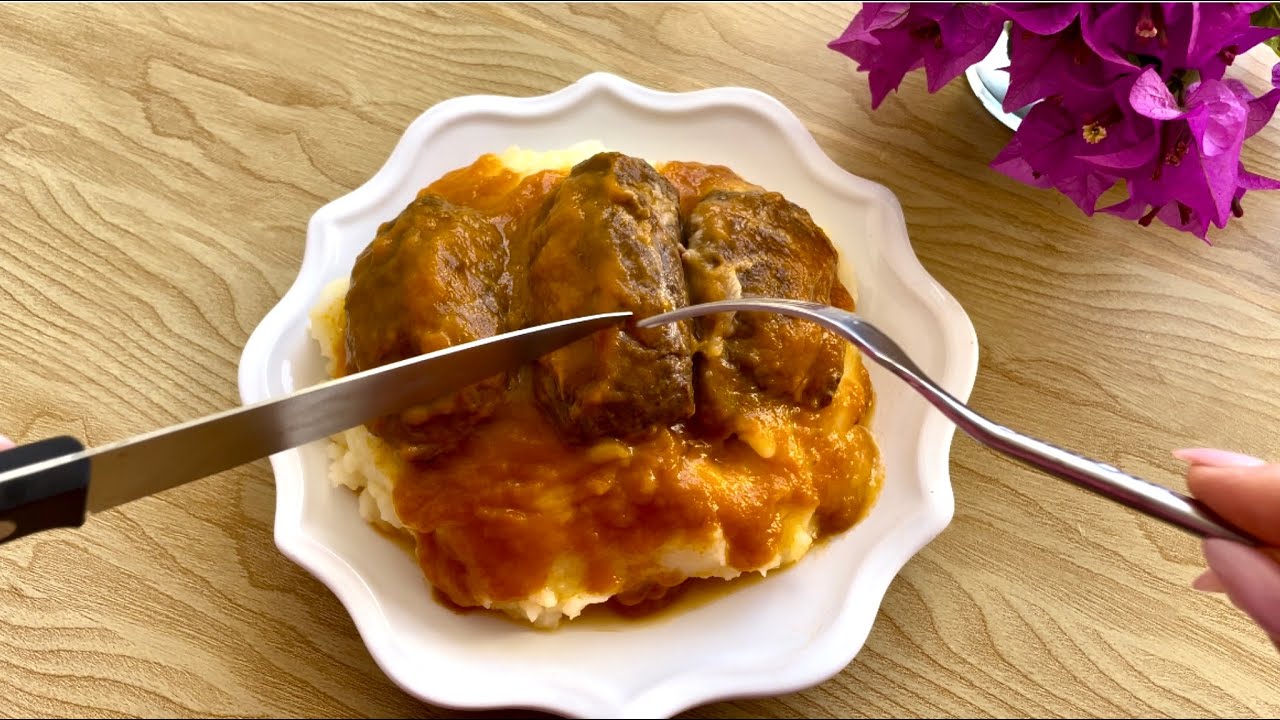 Мясо, которое тает во рту 😋! Очень лёгкий рецепт свиных щёчек.