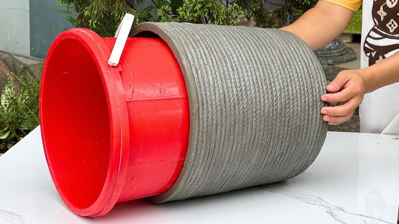 Beautiful Plant Pots Made From Rope And Cement - Great idea for the garden!