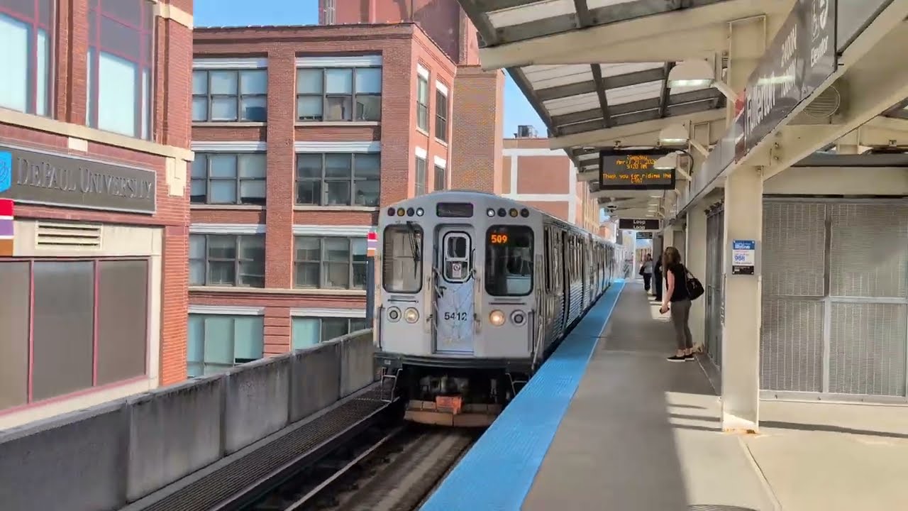 CTA Purple Line Train at Fullerton 